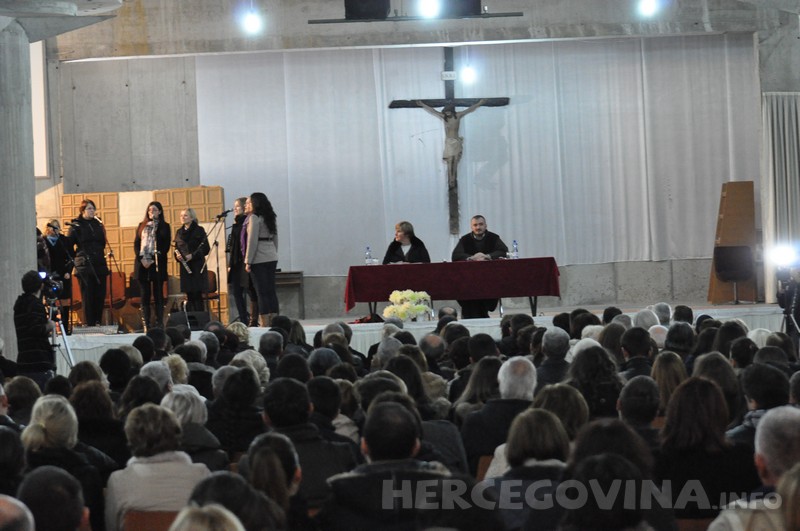 Željka Markić, crkva sv.Petra i Pavla, Mostar, U ime obitelji, Željka Markić, Mostar