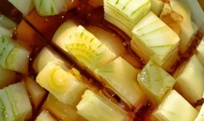 crveni luk, med, iskašljavanje, lijek, ljekovita svojstva, bronhitis, Liječenje lukom, inhalacija, ljekovito bilje, Korekcija ishrane