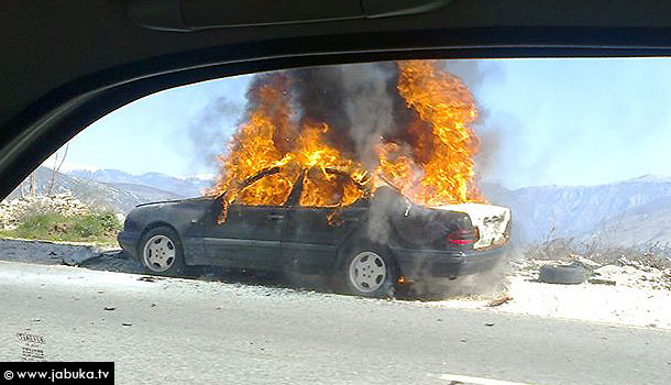 Mostar: Na Žovnici u potpunosti izgorio osobni automobil