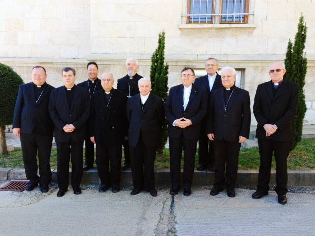 članovi Biskupske konferencije BiH, Papin predstavnik, Luigi Pezzuto, crkva, Biskup Franjo Komarica