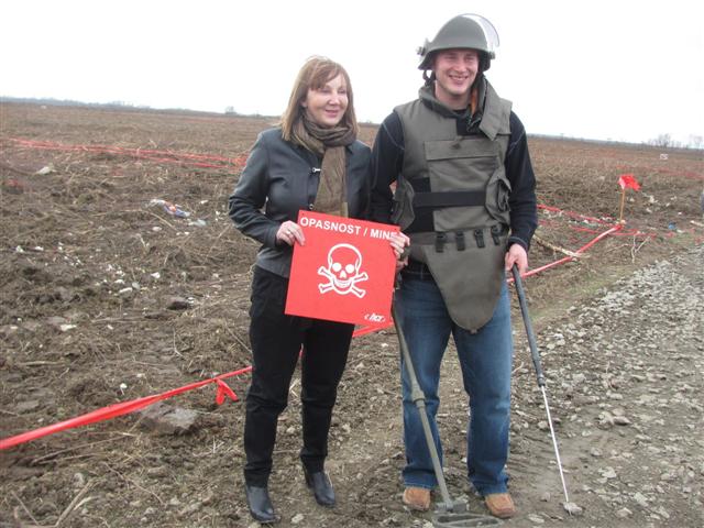 Odlikovanje, pirotehničari, Međunarodni dan borbe protiv mina, tvrtka za razminiranje, Ured za razminiranje, Hrvatska