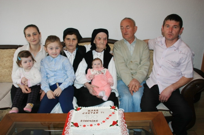 Mara Franjušić, Rama