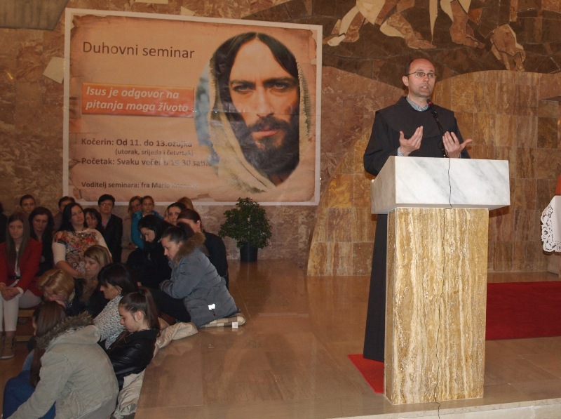 fra Mario Knezović, Mario Knezović