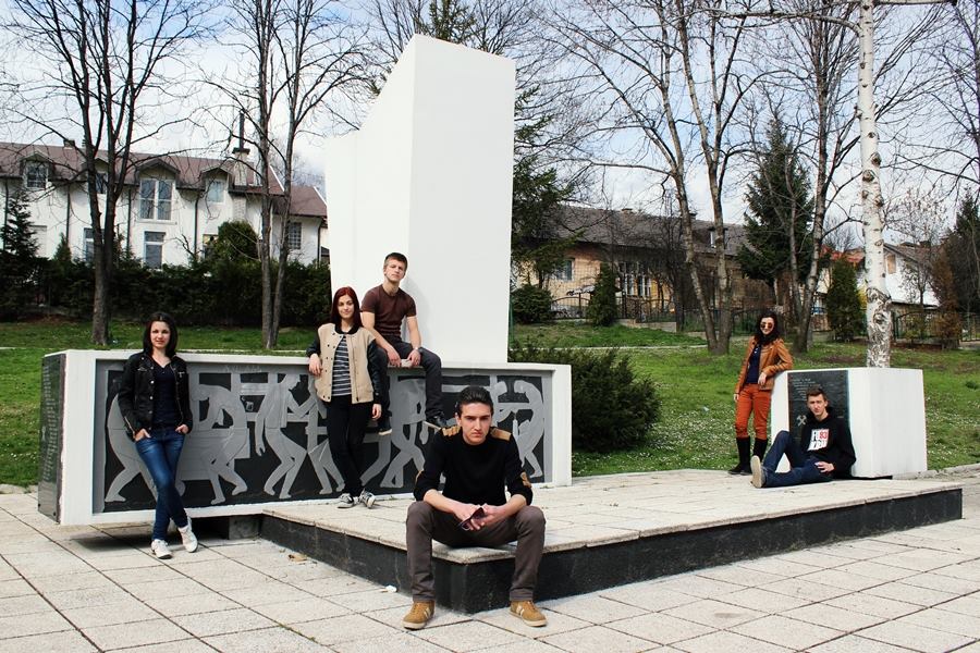 Kaknj, Grupa mladih umjetnika, Alter.val, srednjoškolci i studenti, umjetnost, bosanskohercegovačka mladež, odljev mladih