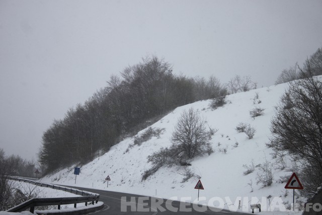 snijeg, Hercegovina, vrijeme, snijeg, nanosi, promet, ivan sedlo, snijeg, promet