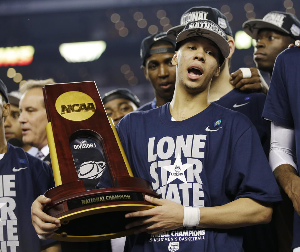 NCAA, kosarka, Connecticut, na stadionu Dallas Cowboysa, Kentucky