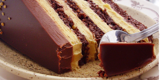 Torta s lješnjacima i karamelom, torta, recepti, Karamel krema, Biskvit