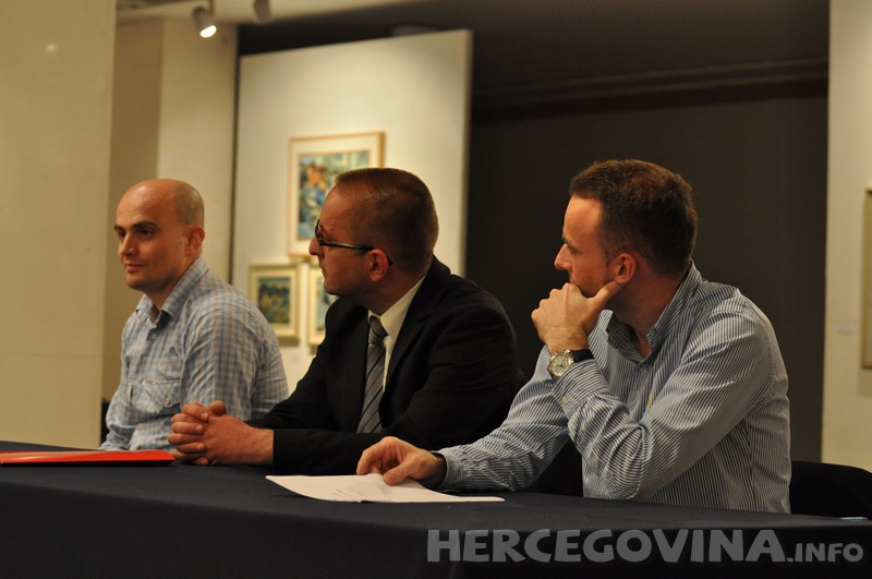 Hrvatska republikanska stranka, HRS, Slaven Raguž, Slaven Bevanda, Politika, Mostar, HRS, Nermin Nikšić, Valentin Inzko, HRS, priopćenje, Vlada, škola, HRS, plan, program, HRS, Sefer Halilović, Martin Raguž