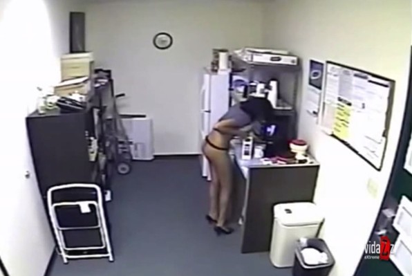 ured, kolegica, pakao, mlijeko