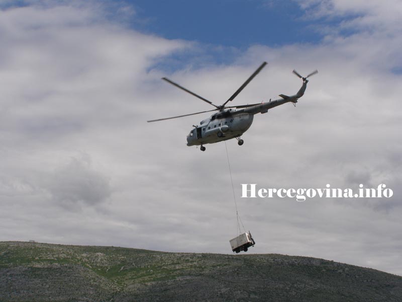 Helikopter HRZ U Zracnoj luci Mostar