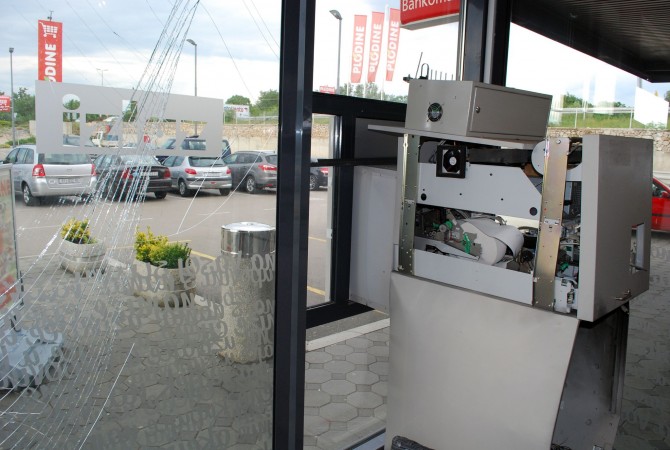 bankomat, u Malinskoj, PU primorsko-goranske