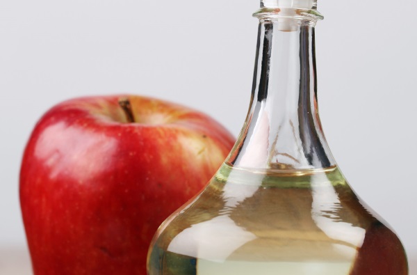 jabučni ocat, Polenski osip, tretman ekcema, reduciranje kolesterola, krvožilni sustav, pojačava osjećaj sitosti, beta-karoten, jabučna i octena kiselina, detoksikacija, novogodišnje čišćenje, jabučni ocat, kosa, jabučni ocat, zdravlje, jabučni ocat, zdravlje,  prirodni napitak, osvježava organizam, važni minerali, metabolizam, jabučni ocat, štiti od kardiovaskularnih bolesti, nezdrave bakterije, upala grla, mjerenje šećera u krvi, jabučni ocat, ocat, jabukov ocat, bijeli ocat, masne mrlje, omekšivač., pranje rublja, post, detoksikacija, detoksikaciji tijela, istine, jabučni ocat, internet kupovina, jabukov ocat, zdravlje