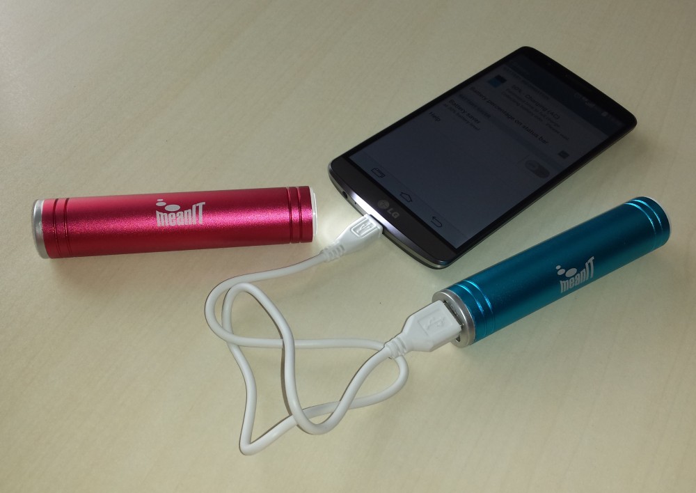 prijenosni punjač , prazna baterija, mobiteli, punjač za mobitel, mobitel, mobiteli, punjač, punjač za mobitel, mobitel, baterija od mobitela, punjač za mobitel