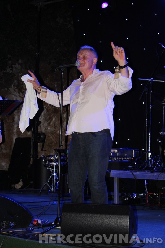 Mate Bulić, željko bebek, vodopad kravice, kravice, Mate Bulić, pjevač, kralj dijaspore