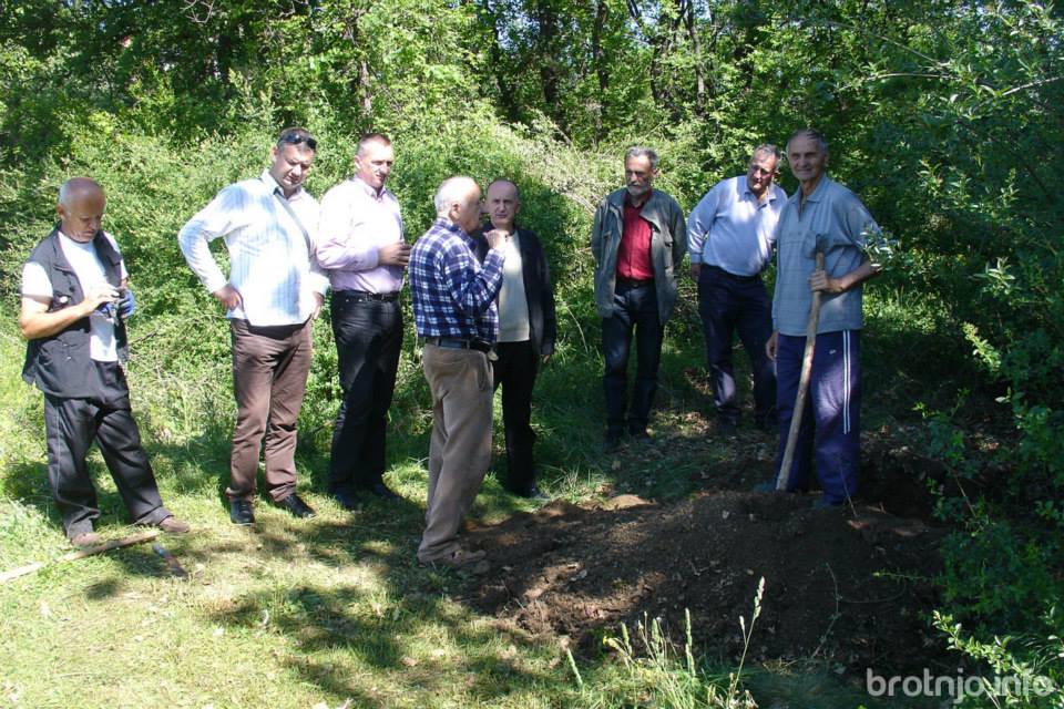 pobijeni, pobijeni fratri