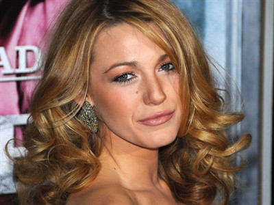 oči, spušteni kapci, šminka