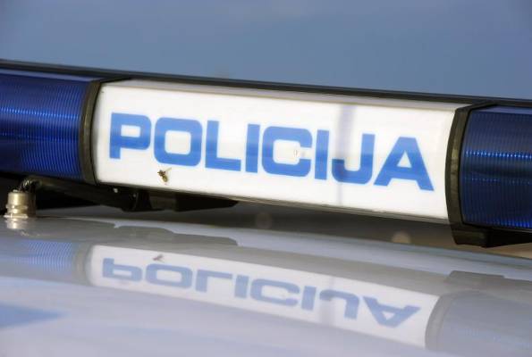 pljačke, razbojstva, muškarac, Konjic, teška prometna nesreća, Policijski dužnosnici, stravična prometna nesreča, pogibija, autobus, pogibija, policajac, Split, udes, ubojstvo, Srbija, Mostar, bingo, lažna dojava, dojava, Ljubuški, televizor, kladionica, boca, Livno, krađe, mesing, groblja, Sarajevo, masovna tučnjava, samoubojstvo, HBŽ, drvar, pucnjava, crna kronika, prometna nezgoda, žitomislići, slovenska policija, Zgornja Kungota , Robert Supančič, ubojica, Mostar, prometna nezgoda, španjolski trg, mladić, smrt, ugljični monoksid, Sarajevo, paljevina, Policijski dužnosnici, Mostar, carinski most, lančani sudar, nestala djevojčica, pripadnici HGSS-a, potraga, Mostar, krađa navika, laptopi, Mostar, krađa navika, krađa auta, uhićenje, Široki Brijeg, eksploziv, JP Ceste FBiH, nož, Ljubuški, prometna nezgoda, Tomislavgrad, Grude, prometna nezgoda, teška prometna nesreća, Široki Brijeg, Široki Brijeg, teška prometna nesreća, Počitelj, teška prometna nesreća, drama, Trebinje