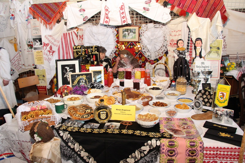 Ivana Jurić, Najuzornija seoska žena Hrvatske, Manda Štimac, Kata Nikolić