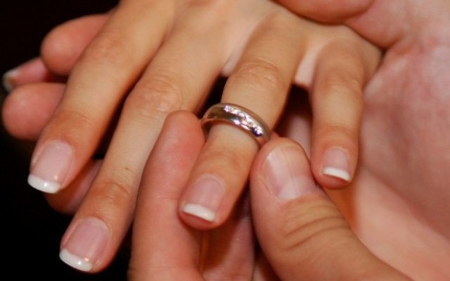 zaruke, prijateljica, pitanja, zaruke, zaprositi djevojku, vjenčani prsten, prsten, zaruke, razgovor, zaruke, badnjak, Facebook socijalna mreža, prva bračna noć, muškarci, mostarac, prošnja, prošnja, običaji, Hercegovina, prošnja, prosidba, Hercegovina, pismo, prošnja, hercegovac, dogovor, žena, supruga, majka, zaruke, video snimak, mladenka, prošnja, Hercegovina