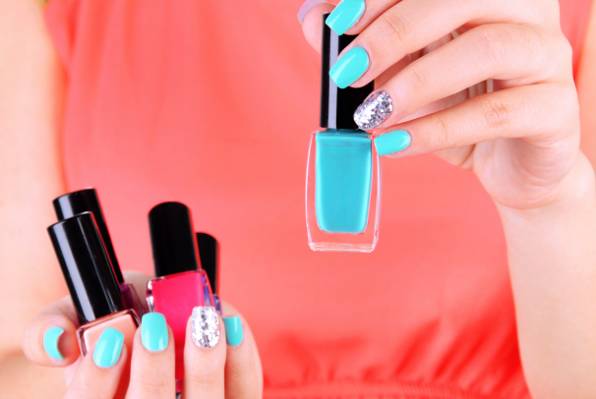 lak za nokte, upotreba u kućanstvu, lakovi za nokte, kratki nokti, boje, nokti, lak na noktima, osušiti, prevare, lak za nokte, nokti, greške, nokti, lakiranje, aceton , lak na noktima, nokti, lak na noktima, trik