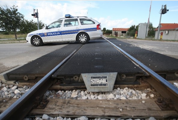 vlak, smrt, žena, očevid, vlak nesreća, Na željezničkoj pruzi, Nesreća na pruzi, teža prometna nesreća