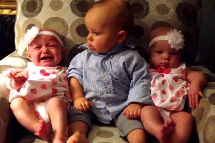 blizanke, beba, zbunjenost