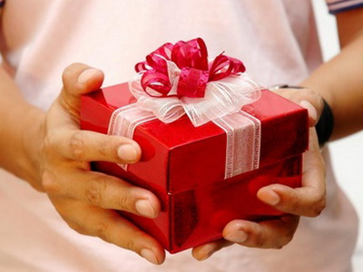 poklon, romantika, žene, božićno drvce, žena, poklon, poklon, rođendan, kupovina poklona, Božić, djeca rast, Božić, poklon, pokloni, Tijana Dapčević, pismo, djed božićnjak