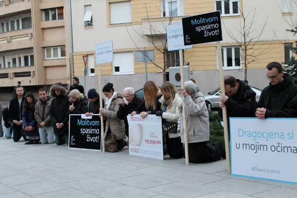 pobačaj, zakon o pobačaju, uzroci pobačaja, čedomorstvo