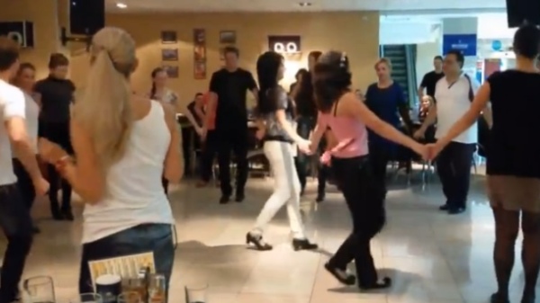 glazba, narodno kolo , ac/dc