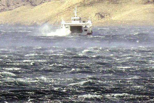 Makarska, bura, nesreća, Dalmacija, bura, snijeg, Hrvatska, bura, Dalmacija, Snažno nevrijeme, nevrijeme, kiša, bura, nevrijeme, Dalmacija, brač, bura, odsječen