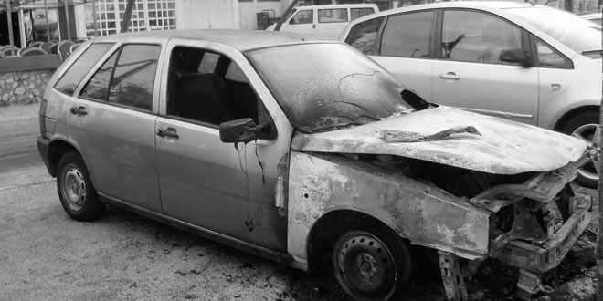 Mostar, paljevina, automobil