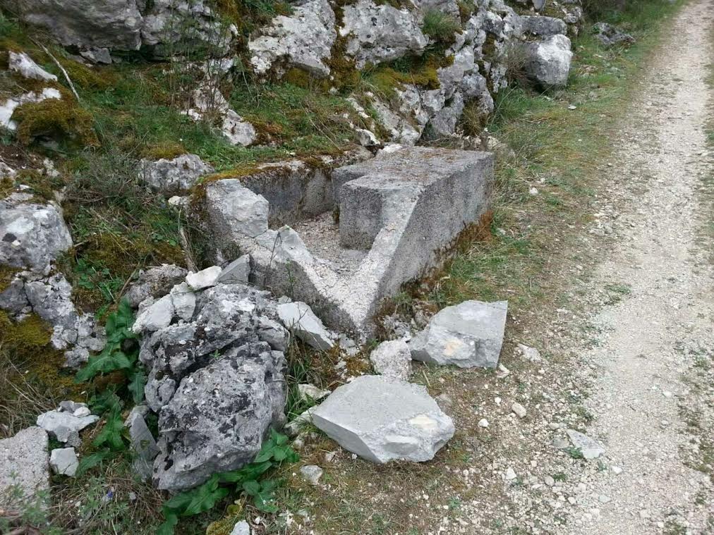 Stolac, mržnja, Iz mržnje prema vjeri, križ, križevi, Stolac, križni put