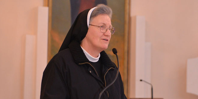 Papa Franjo u BiH , Papa Franjo, časna, časne sestre, časna sestra