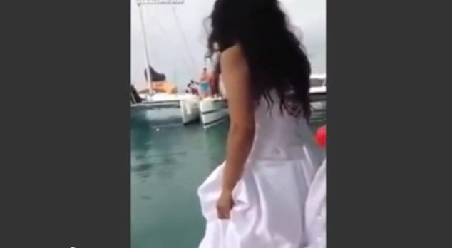 mladenka, fotografija, skok u vodu