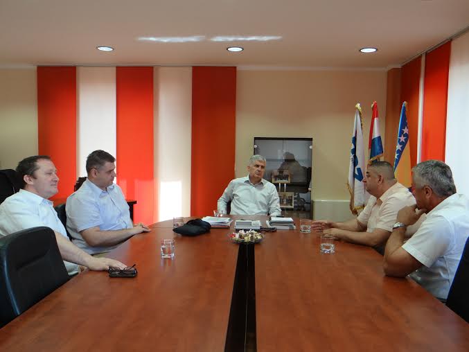 Predsjednik Čović razgovarao sa predstavnicima radnika i dioničara Aluminij d.d. Mostar