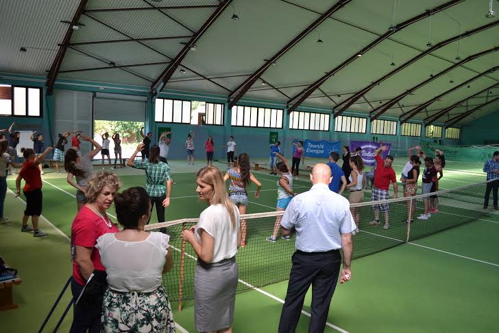 Široki Brijeg, folklor, smotra izvornog folklora, Hrvati u BIH