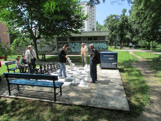 Kompanija Nobel renovirala  šahovsko igralište na Grbavici 