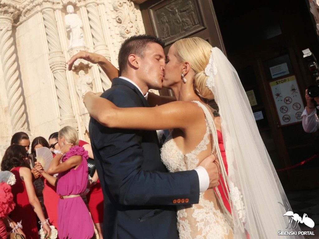 Antonija Mišura, Marko Sandrić, vjenčanje, brak, mješani brak, crkveni brak, rastava braka