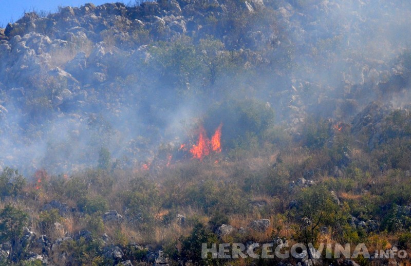Hum, požar, požari, Hum, požar, vatrogasci, Mostar, Međugorje, požar, Hercegovina, požari, vatrogasci