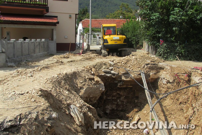 škola Antuna Branka Šimića, ulica Fra Didaka Buntića, kanalizacijski i vodovodni sustavi, glodari, deratizacija