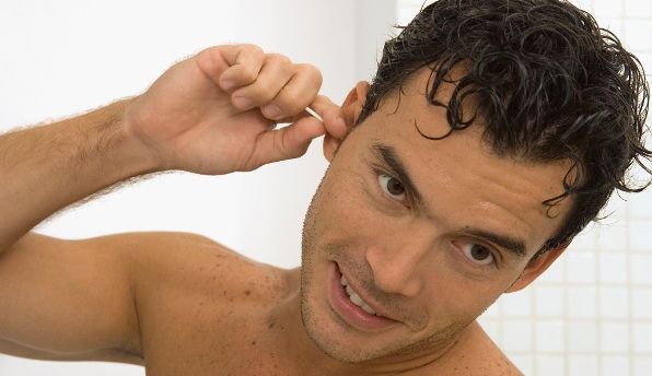 uho, čišćenje, Vosak