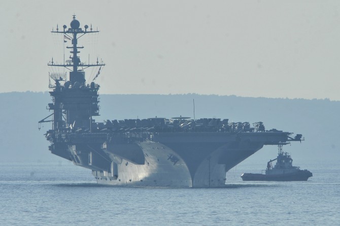 USS Harry S. Truman , nosač zrakoplova USS Harry S. Truman, Split