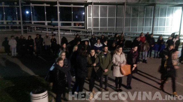 studentski zbor, svijeće, Mostar, nastradali studenti, Mostar