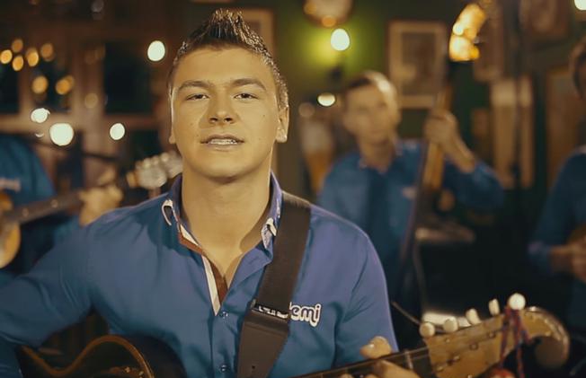 Zoro bijela, Endemi iz Vođinaca, tamburaši