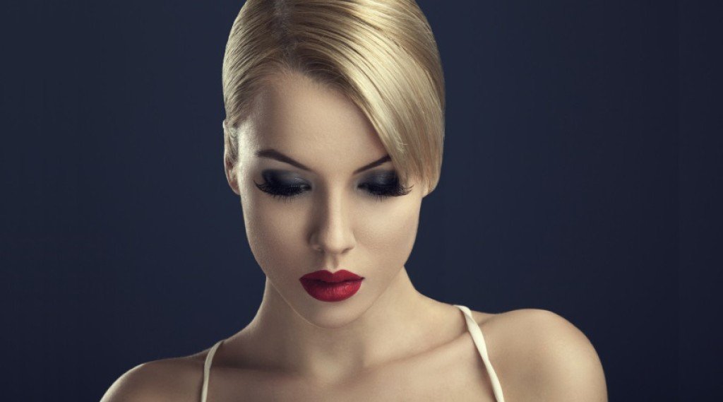 brinete, plavuše, frizer, test