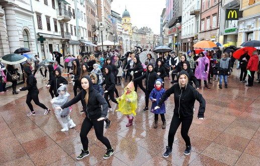 Ples i protest, Dan protiv nasilja nad ženama, Valentinovo