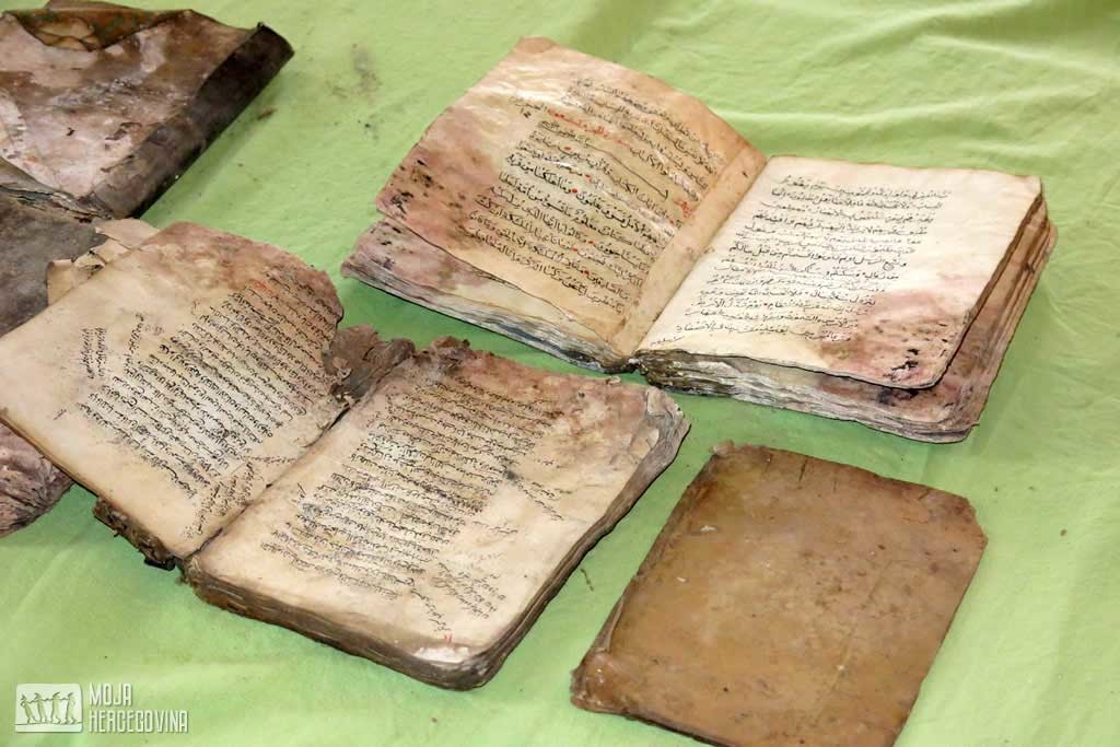 zid, kuća, knjige, Trebinje