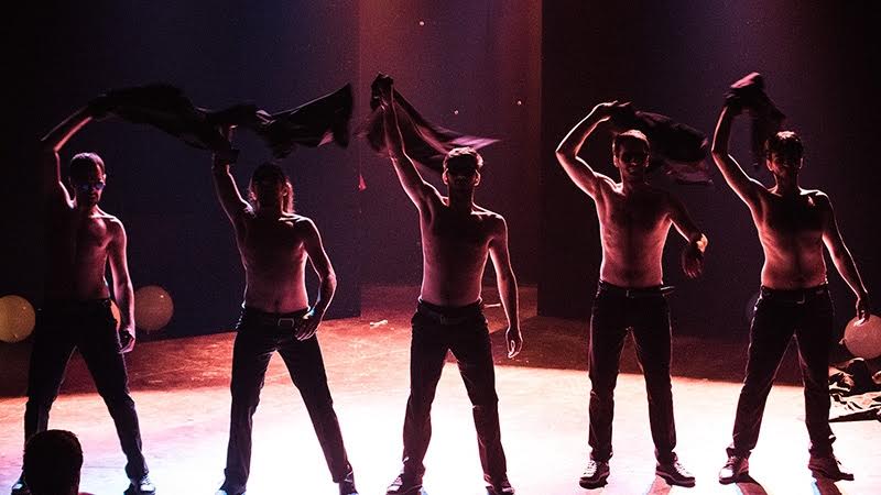 Dame biraju, Mostar, predstava