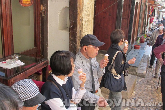 Mostar, turist, turisti, turist, turistkinja, turisti, turista, turistkinje