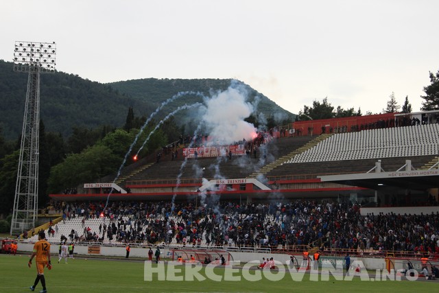 Stadion HŠK Zrinjski, FK Velež, Gradski derbi, navijači, baklje, Stadion HŠK Zrinjski, FK Velež